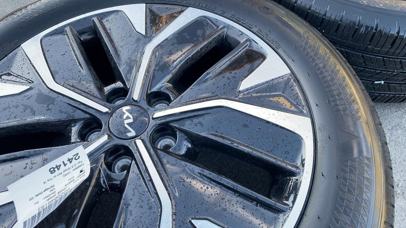 52910CV100 ⭕ 2022-2024 Kia EV6 PAIR of 19" Alloy Wheel Rim 19x7.5J w/ Kumho Tire 235/55 R19