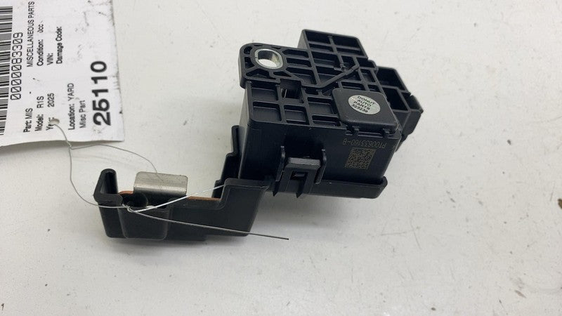 PT00633160 B ⭕ 2025 Rivian R1S Battery Connector Terminal Connection Fuse Box PT00633160-B