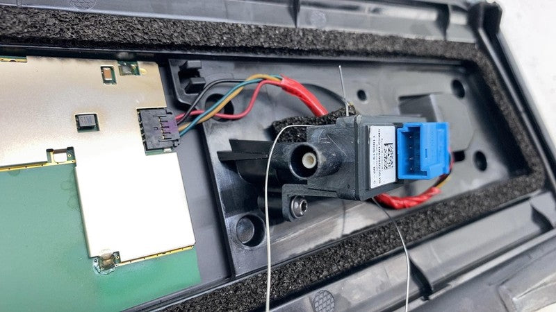 ⭕ 20-23 Model Y Right Exterior B-Pillar Applique Glass Trim RH AP3 150