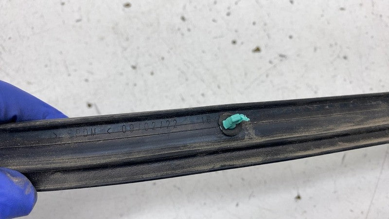 68188722 AD ⭕17-24 Chrysler Pacifica Rear Left/Right Door Upper Weatherstrip Seal 68188722AD