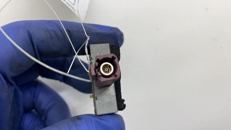 A2128704089 2012-2019 Mercedes-Benz GLE350 Radio Amplifier Splitter Module Unit A2128704089