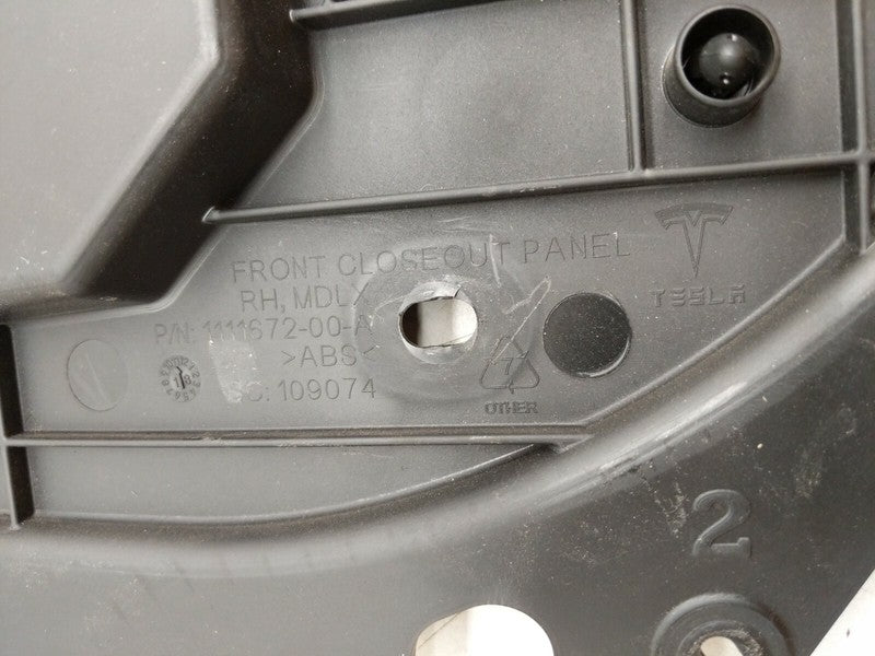 1111672-00-A ⭕ 2016-2020 Tesla Model X Front Side Door Closeout Panel Right RH 1111672-00-A