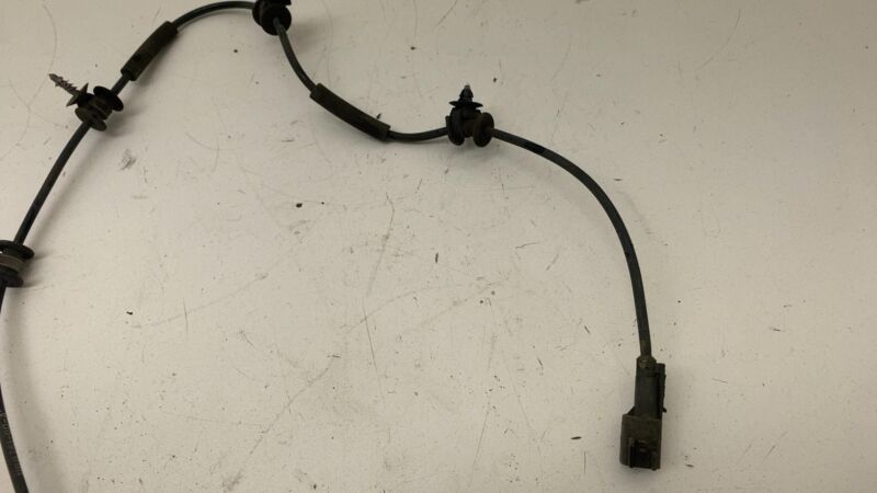 118876100A 2017-2023 Tesla Model 3 Y Front Left or Right Anti-Lock ABS Wheel Speed Sensor