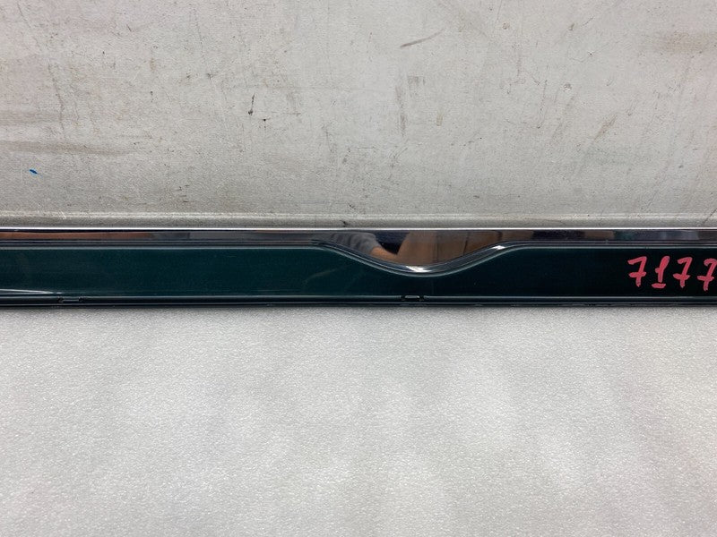 101221700C ⭕12-23 Tesla Model S Passenger Side Skirt Molding Scuff Plate Right 1012217-00-C