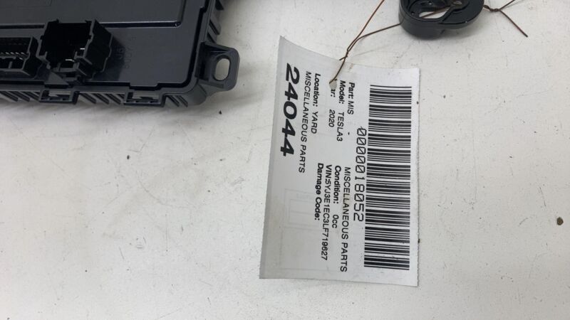 1078673 32 L 2017-2020 Tesla Model 3 Driver Left Low Voltage Electronic Control Module ECU LH