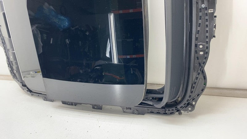 83A 877 041 A 19-23 Audi E-Tron Quattro Roof Panoramic Sunroof Moonroof Glass Panel 83A877041A