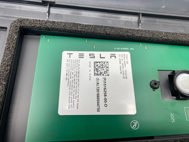 149424100A ⭕ 20-23 Model Y Right Exterior B-Pillar Applique Glass Trim RH AP3 1506886-00-E