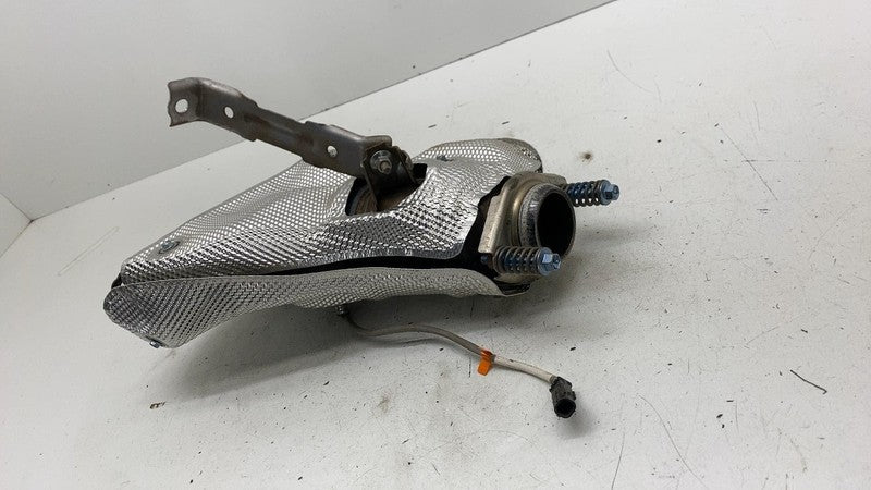 ⭕ 2023-2024 Toyota Prius 2.0L Exhaust Manifold w/ Heat Shield Assembly