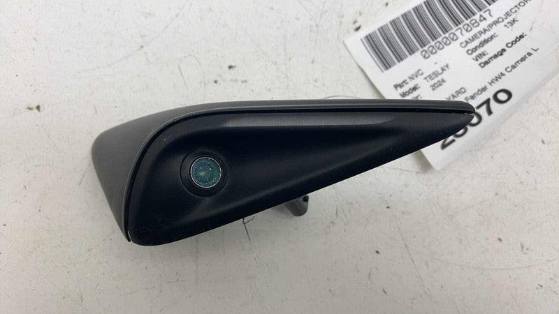 1820734-00-D ⭕ 23-26 Model Y 3 Front Left Repeater Turn Signal Fender Camera HW4 1820734-00-D