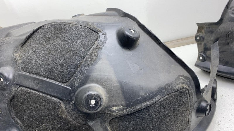 74850613 2018-2020 BMW 530E Front Passengrer Right Inner Fender Liner Splash Guard Shield