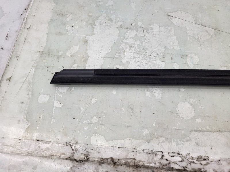 149571200B ⭕ 20-23 Model Y MY Rear Right Door Window Seal Molding Belt Strip 1495712-00-B