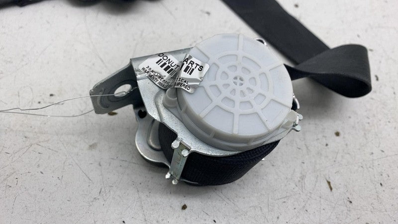 ⭕ 2023 Jeep Wrangler 4XE JL Rear Left 2nd Row Seat Belt & Retractor P6