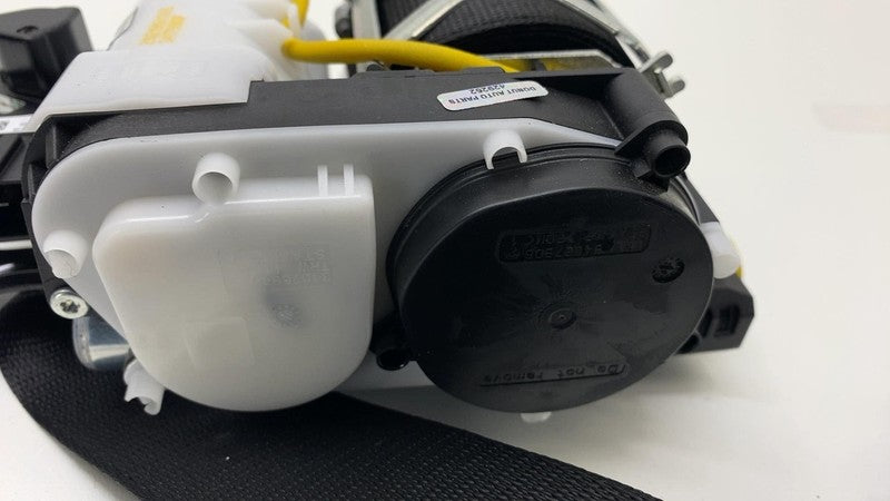 34234136 2017-2023 BMW 530e G30 Front Passenger Side 1st Row Seat Belt Retractor Right RH