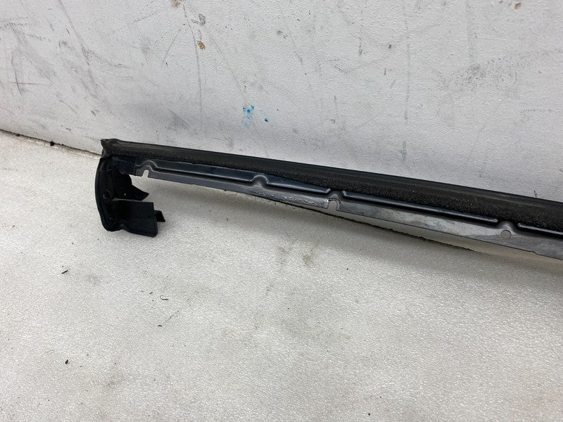 1090636 00 A ⭕ 2016-2022 Model X Rear Upper Falcon Door Glass Seal & Bracket OEM 1072079-00-B