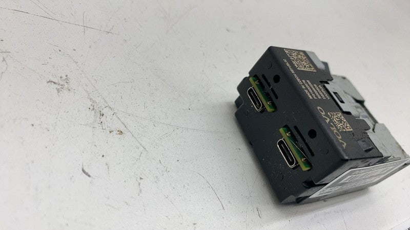 31682676 ⭕ 2021 2022 2023 Polestar 2 Center Console Dual USB Charging Port 31682676