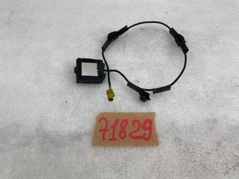 105025600C ⭕ 2012-2025 Model S Satellite Radio AM FM Amplifiers Antenna Module 1050256-00-C