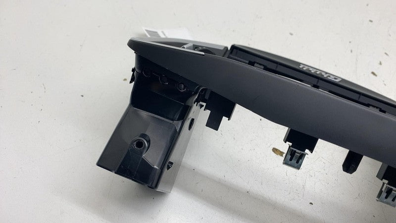 670066392 ⭕ 17-20 Maserati Ghibli Front Dash Center Display Screen Bezel Panel 670066392