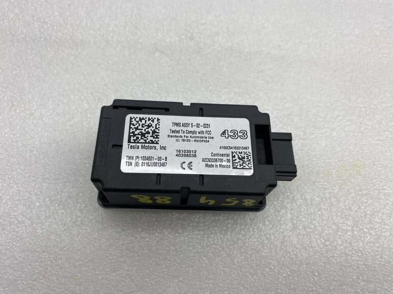 103460100B ⭕ 12-20 Tesla Model S Tire Pressure Monitor System Module Receiver 1034601-00-B