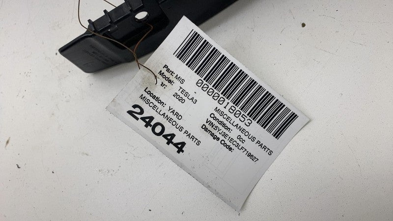 ⭕ 17-23 Model 3 Rear Left Bumper Taillamp Taillight Mount Bracket 1083