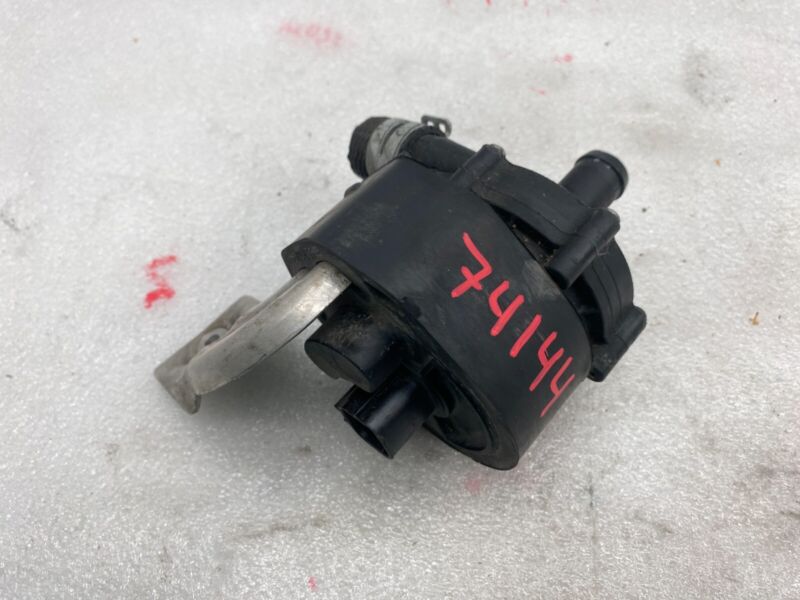 Does Not Apply 2016-2020 Tesla Model S X Cooling System Auxiliary Water Coolant Pump FWD Assy