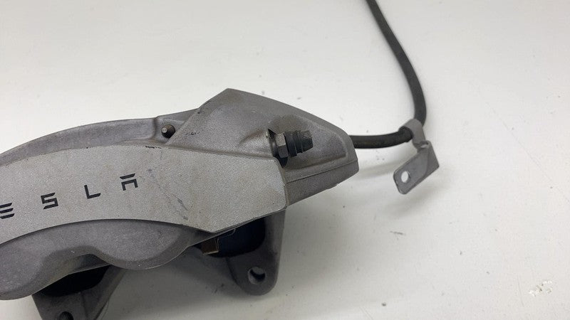 ⭕ 17-23 Model 3 Front Passenger Caliper w/ Brake Hose Line Right 10446
