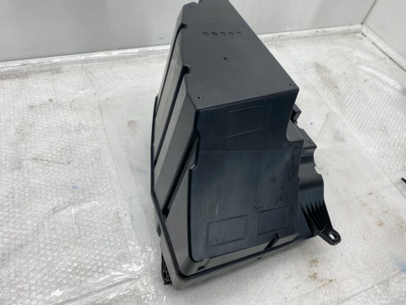 1507154 00 D 2020 2021 2022 2023 Tesla Model Y MY Audio Speaker Subwoofer Bass Box Assembly