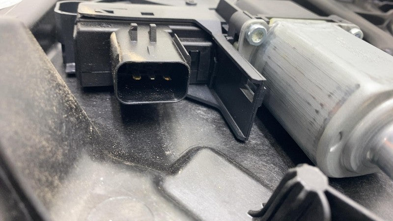 ⭕20-24 Tesla Model Y Rear Right Window Regulator & Motor w/ Carrier 14