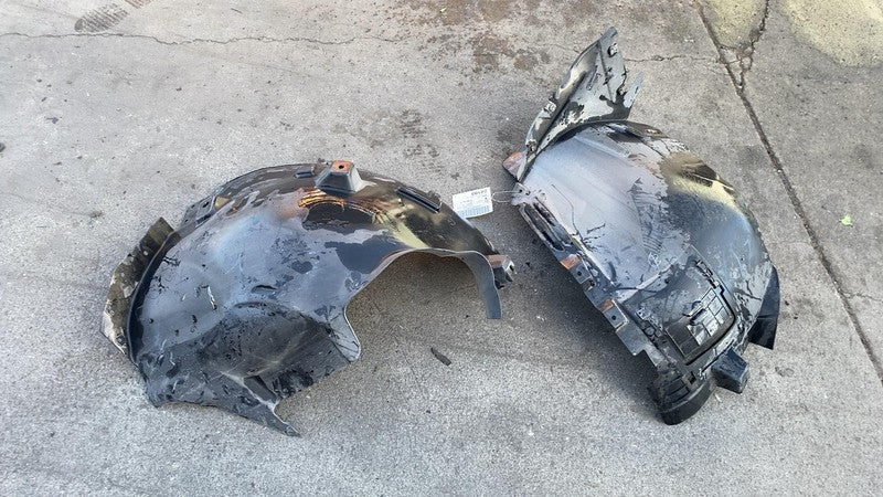 A 166 884 11 22 2016-2019 Mercedes-Benz GLE350 Front Inner Fender Liner Splash Guard Shield Left