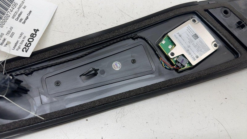 110044100E ⭕17-23 Model 3 Right B-Pillar Applique Glass Trim Molding w/ Camera 1100441-00-E