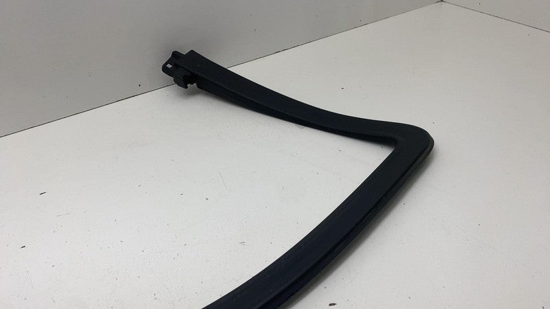 85534274 ⭕19-25 Chevrolet Silverado 1500 Driver Window Garnish Molding Trim Left 85534274
