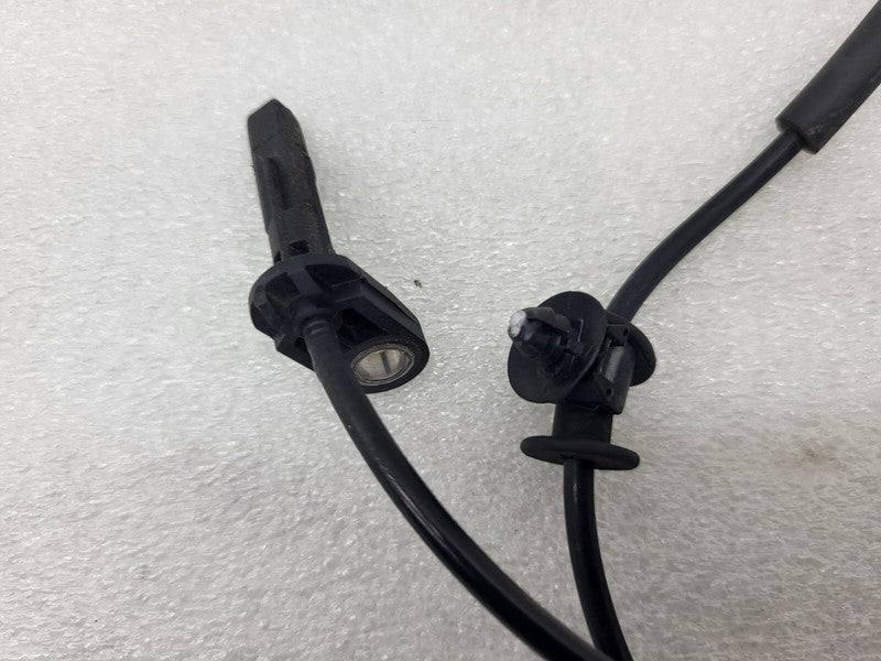 104476100E ⭕17-24 Model 3 Front Left or Right Anti-Lock ABS Wheel Speed Sensor 1044761-00-E