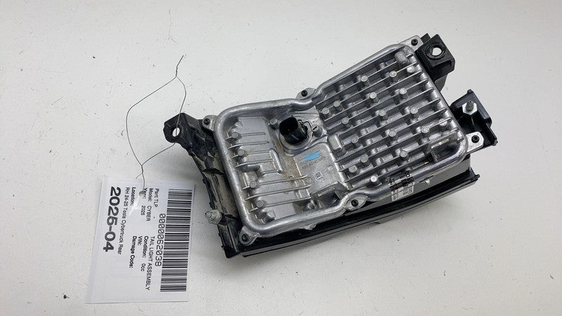 1806409-00-C ⭕ 24-25 Tesla Cybertruck Rear Passenger Taillight LED Lamp Right RH 1806409-00-C