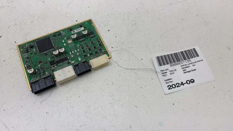 2016-2020 Tesla Model S MS Air Suspension Control Board Unit 1449878-00-C OEM