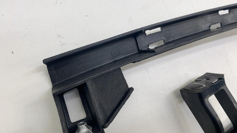 84923389 ⭕ 19-25 Chevrolet Silverado 1500 Rear Right Door Window Glass Channel 84923389