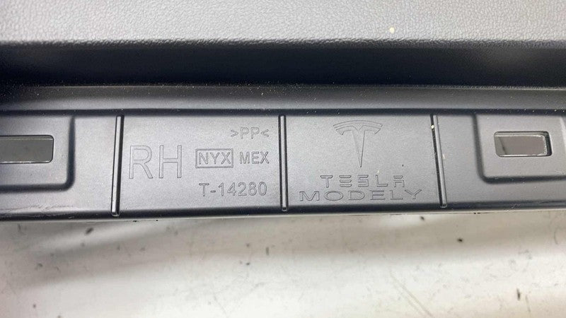 ⭕ 2020-2024 Model Y Right Side Upper C-Pillar Interior Trim Cover 1802