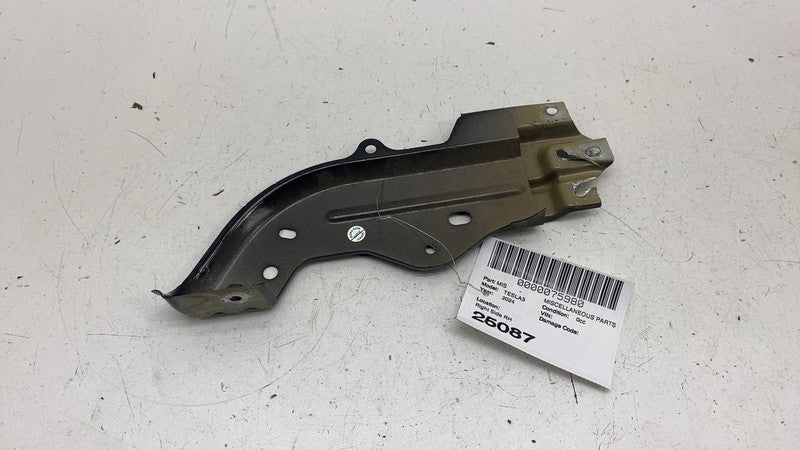 1092305-00-C ⭕ 17-24 Model 3 Front Passenger Fender Mount Support Bracket Right 1092305-00-C