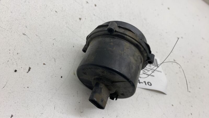 2020-2023 Tesla Model Y MY Radiator Reservoir Auxiliary Coolant Water Pump Motor