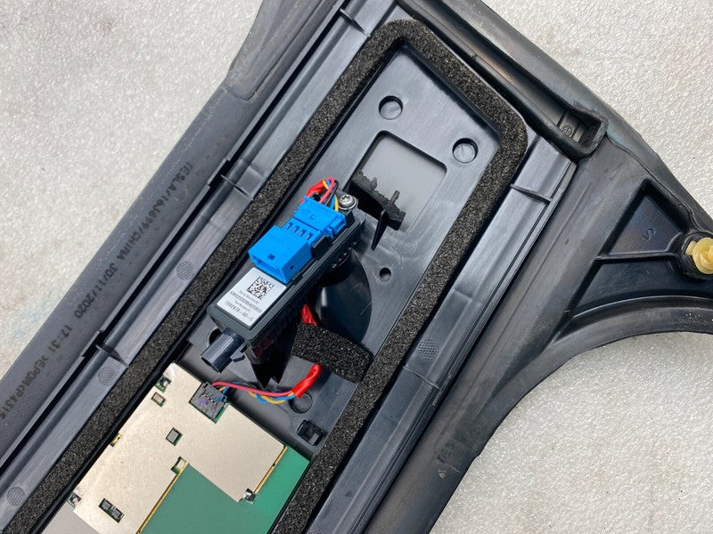 1516255 00 D ⭕ 20-23 Model Y Left Exterior B-Pillar Applique Glass Trim LH AP3 1506885-00-E