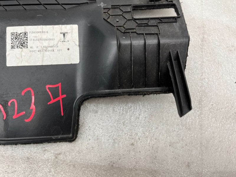 1563069 00 B ⭕ 2021-2025 Tesla Model S MS Instrument Panel Driver Footwell Cover 1563069-00-B