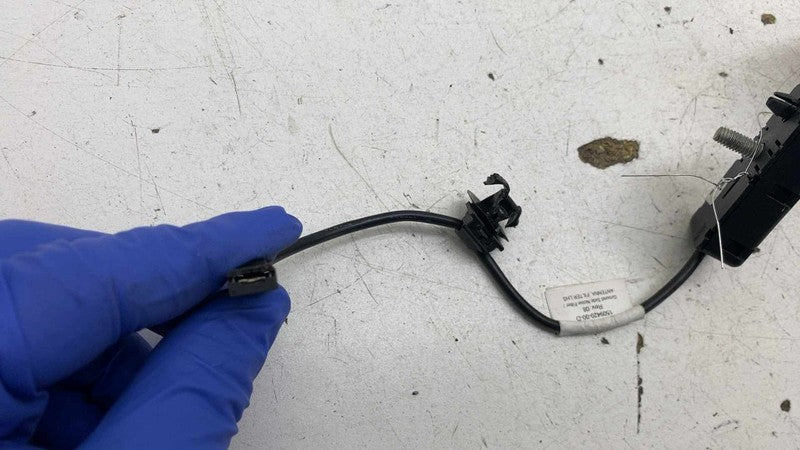 ⭕ 2021-2023 Tesla Model 3 Ground Side Noise Filter Antenna Assembly 15