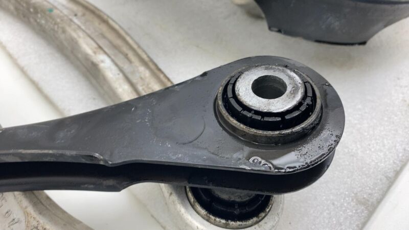 2011-2014 Porsche Cayenne Rear Left Spindle Knuckle Hub Rotor w/ Control Arm AWD