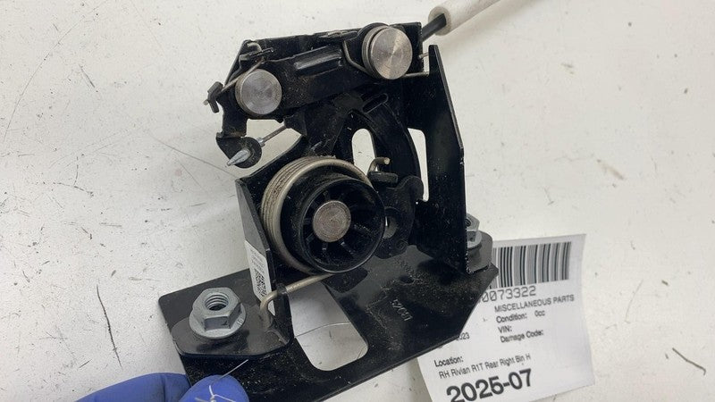 PT00206309-B ⭕ 2022-2024 Rivian R1T Rear Right Side Bin Handle Release Actuator PT00206309-B