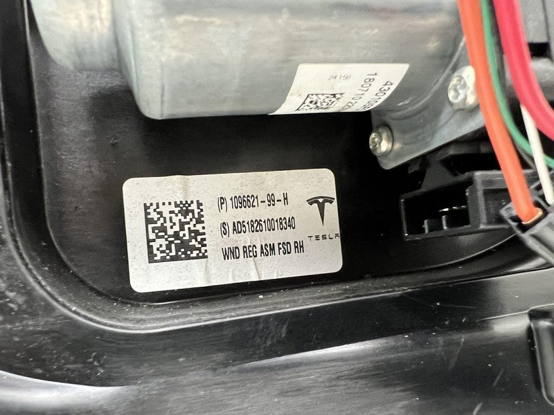 ⭕ 17-20 Tesla Model 3 Front Right Door Shell Panel Right Black PBSB 10