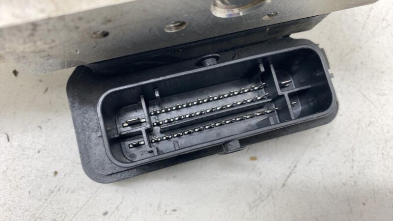 600636300B 2012-2015 Tesla Model S Hydraulic Control ABS Anti-Lock Brake System Pump Module