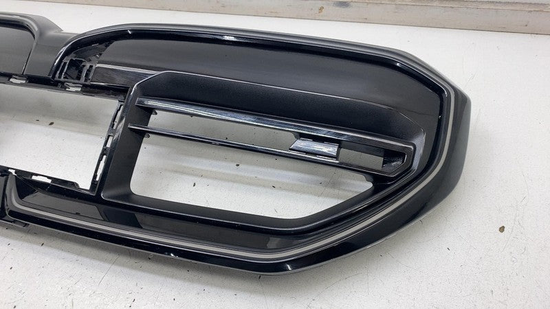 ⭕2024 2025 BMW 5-Series I5 M5 M60 Front Bumper Center Upper Grille 511