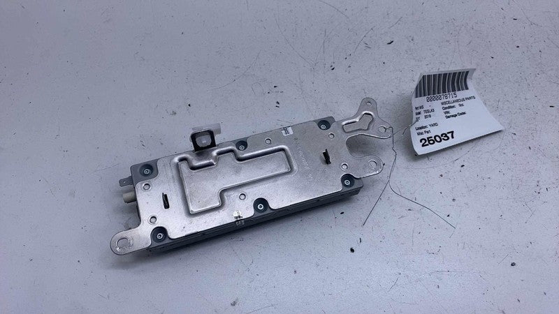 107974900D ⭕ 2017-2023 Tesla Model 3 Harman Becker Radio FM/HD Receiver Module 1079749-00-D