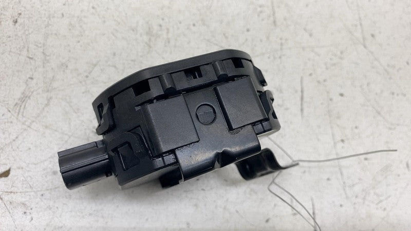 8657012030 ⭕ 2021-2025 Toyota Prius Pedestrian Warning Alert Speaker w/ Bracket 86570-12030