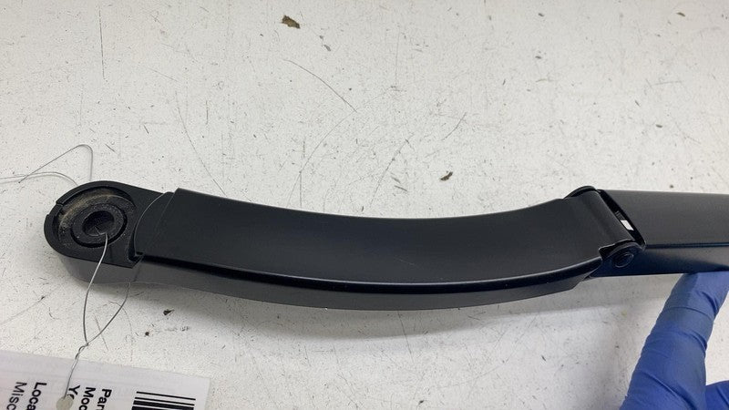 ⭕ 2025 Rivian R1S Front Passenger Side Windshield Wiper Arm Right OEM