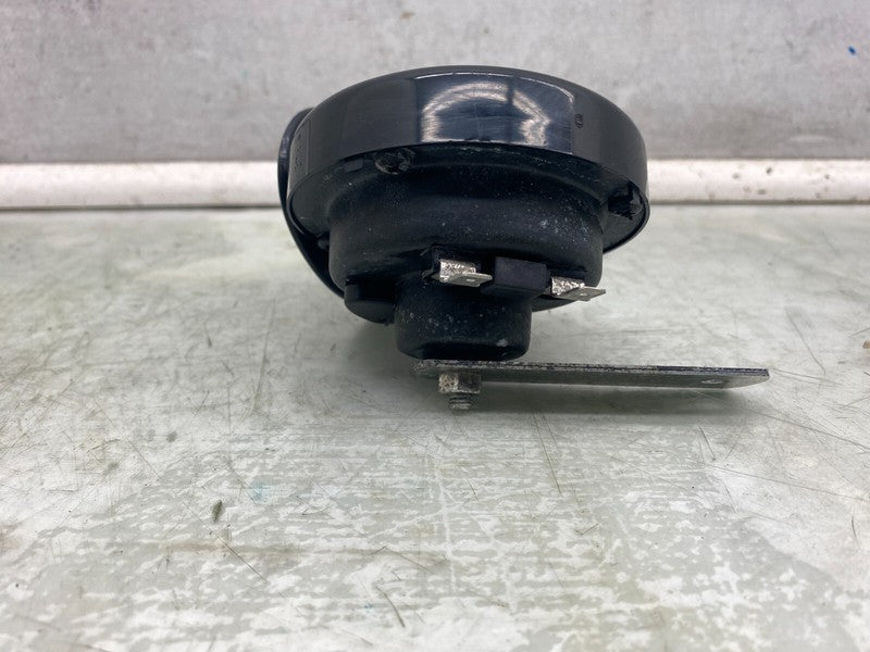 E1 0020046 ⭕ 2012-2020 Tesla Model S Seger High Pitch Tone Horn 12V 510 Hertz with Bracket