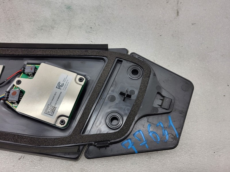 110043700C ⭕ 17-23 Model 3 Driver Side B-Pillar Applique Glass w/ Camera Left 1100437-00-C